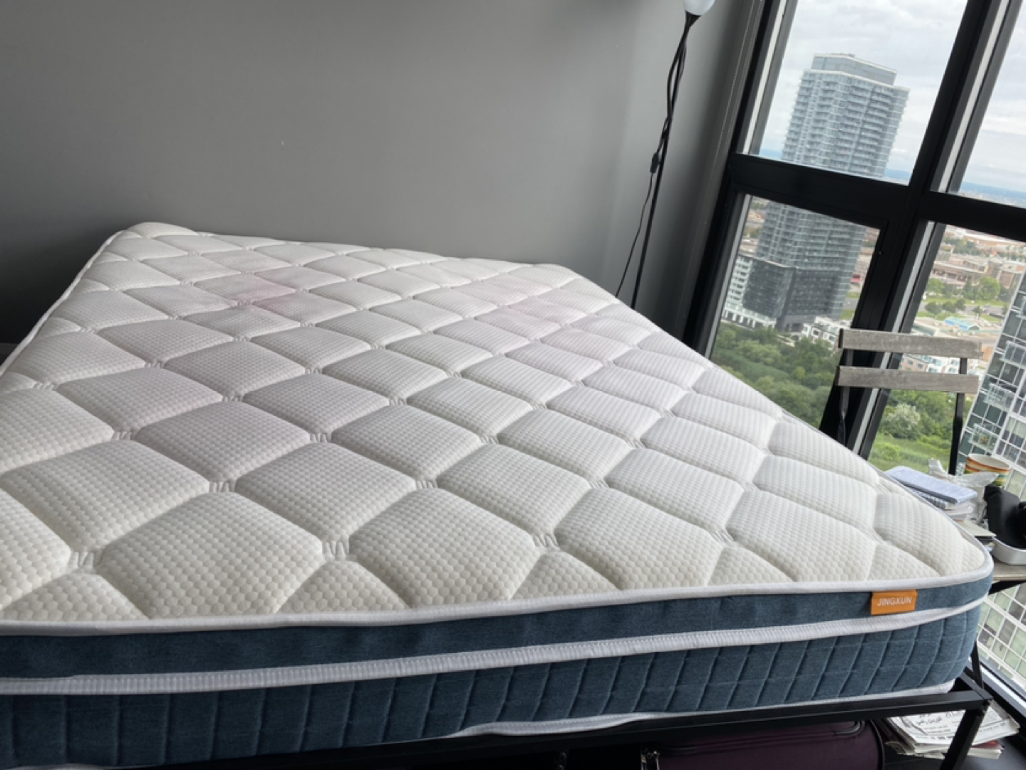 Queen bed and mattress - photo 2