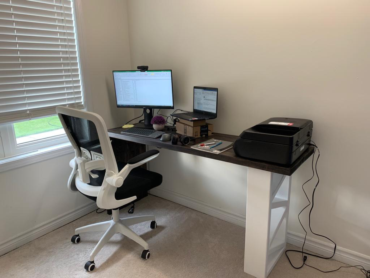 Office desk excellent condition