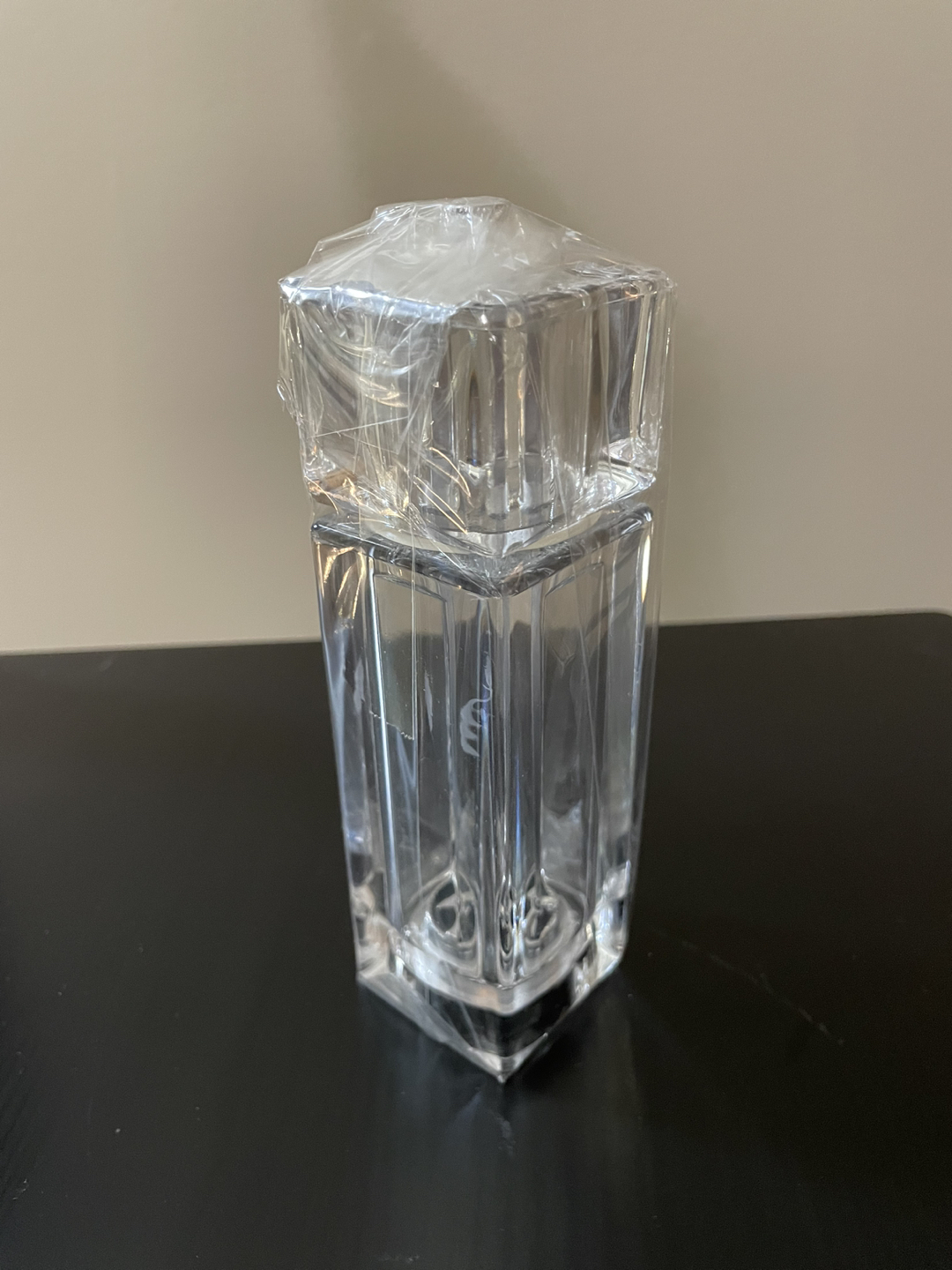 Dual salt and pepper shaker image indicator(2)