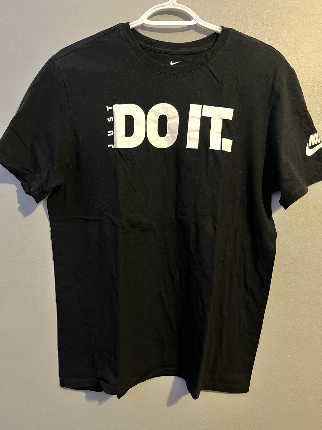 NIKE Shirt (Medium) thumbnail