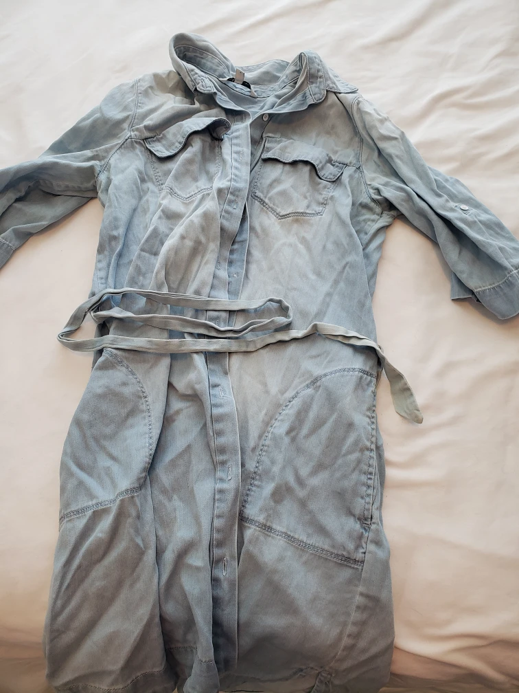 bag of women's clothing thumbnail