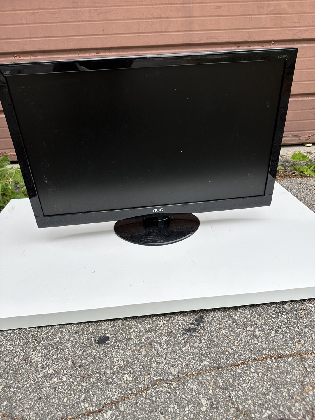 Aoc.   20 inch. Computer monitor thumbnail