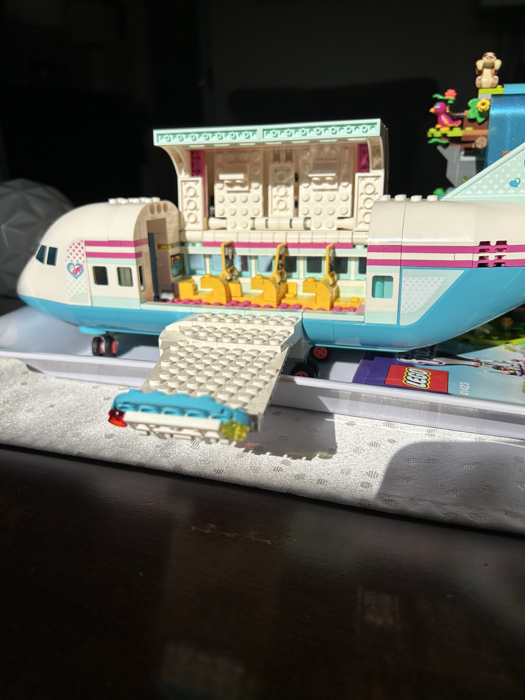 LEGO Heartlake city airplane image indicator(2)