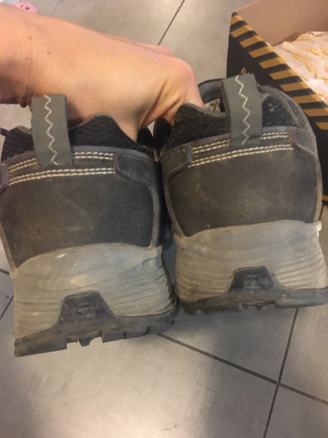Safety shoes, work boots man - photo 4