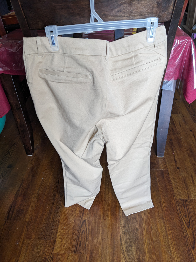 Maternity Capri's size 12 $30 both OBO - photo 4