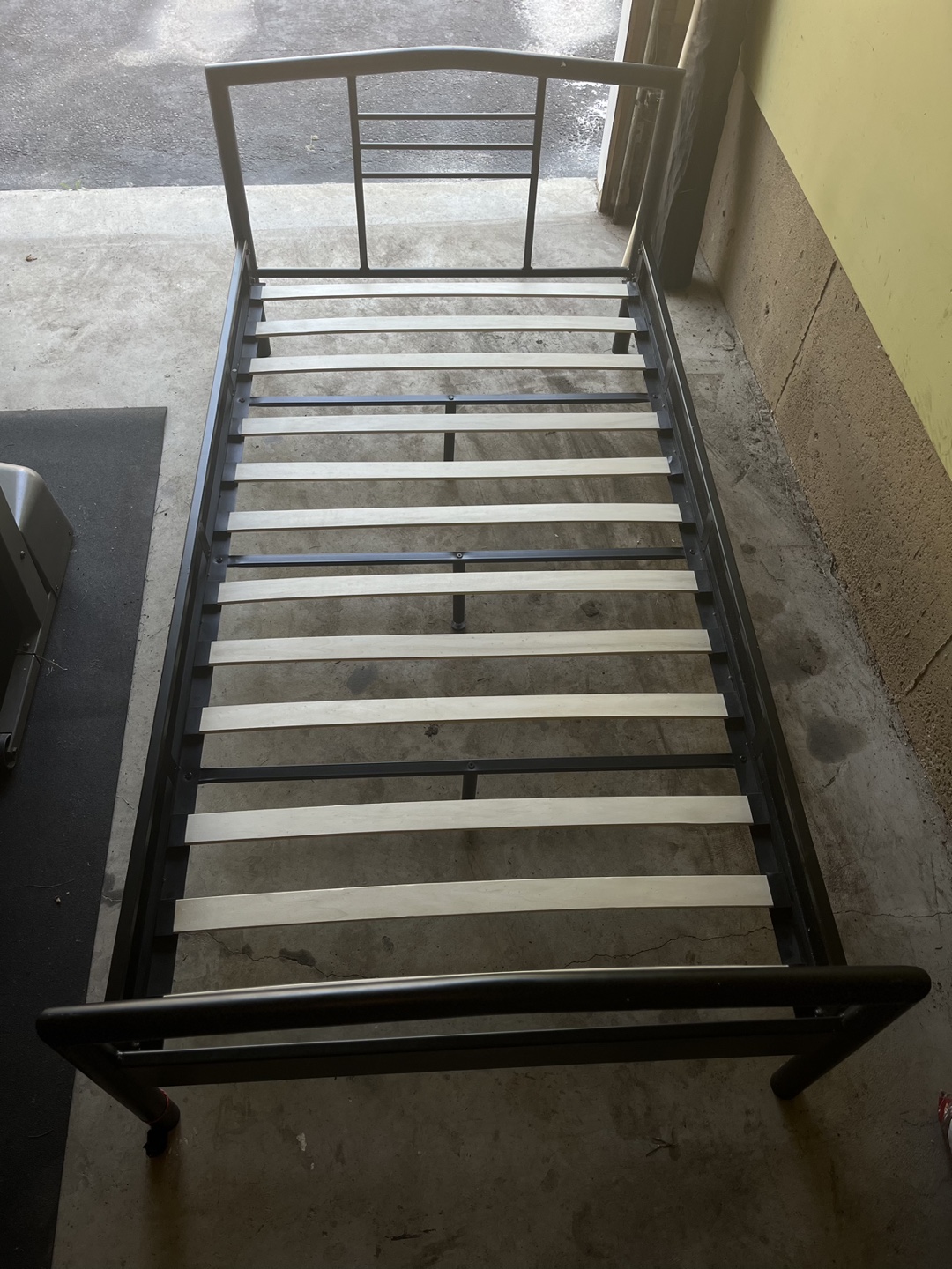 Twin size metal bed frame - photo 2
