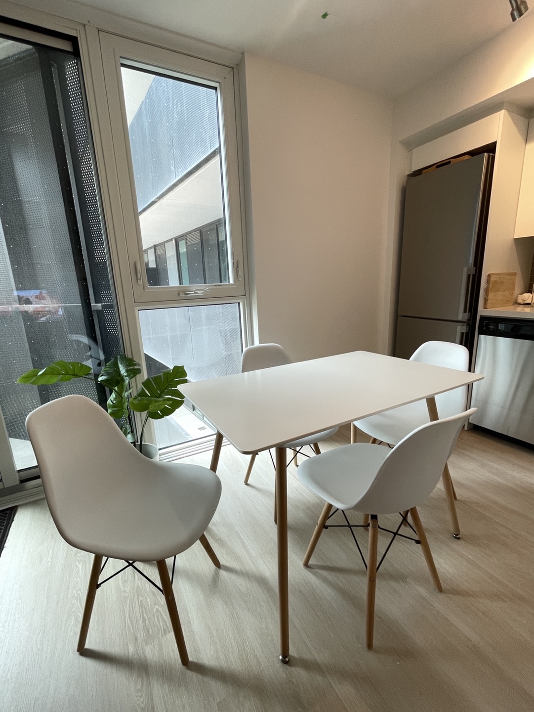 4- Person Dining Set (Rectangular table and 4 chairs) image indicator(4)