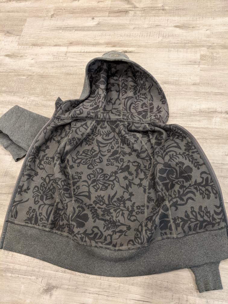 Lululemon Scuba Hoodie Size 2 - photo 3