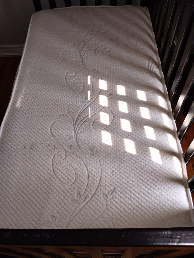 crib to toddler bed + mattress MUST GO! - photo 3