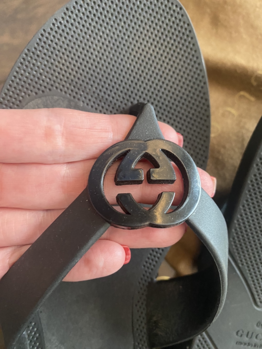 Gucci flip-flops image indicator(3)