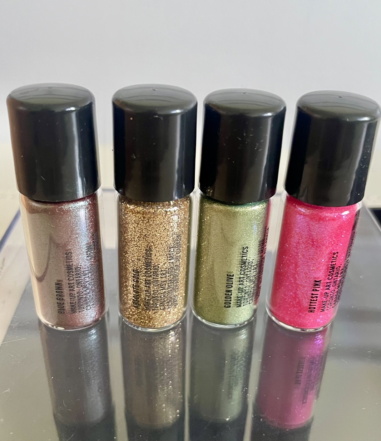 FINAL PRICE ✨MAC pigments glitters, brand new never used (rare) image indicator(2)