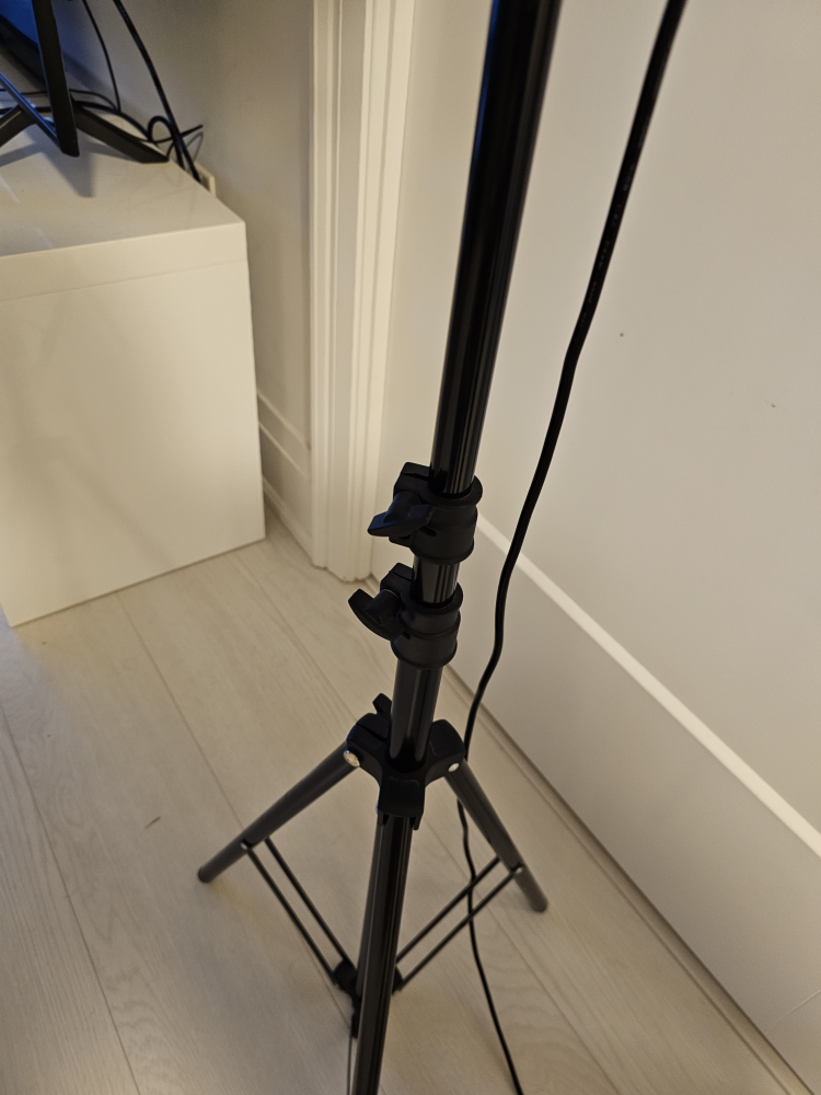 Neewer right light - photo 3