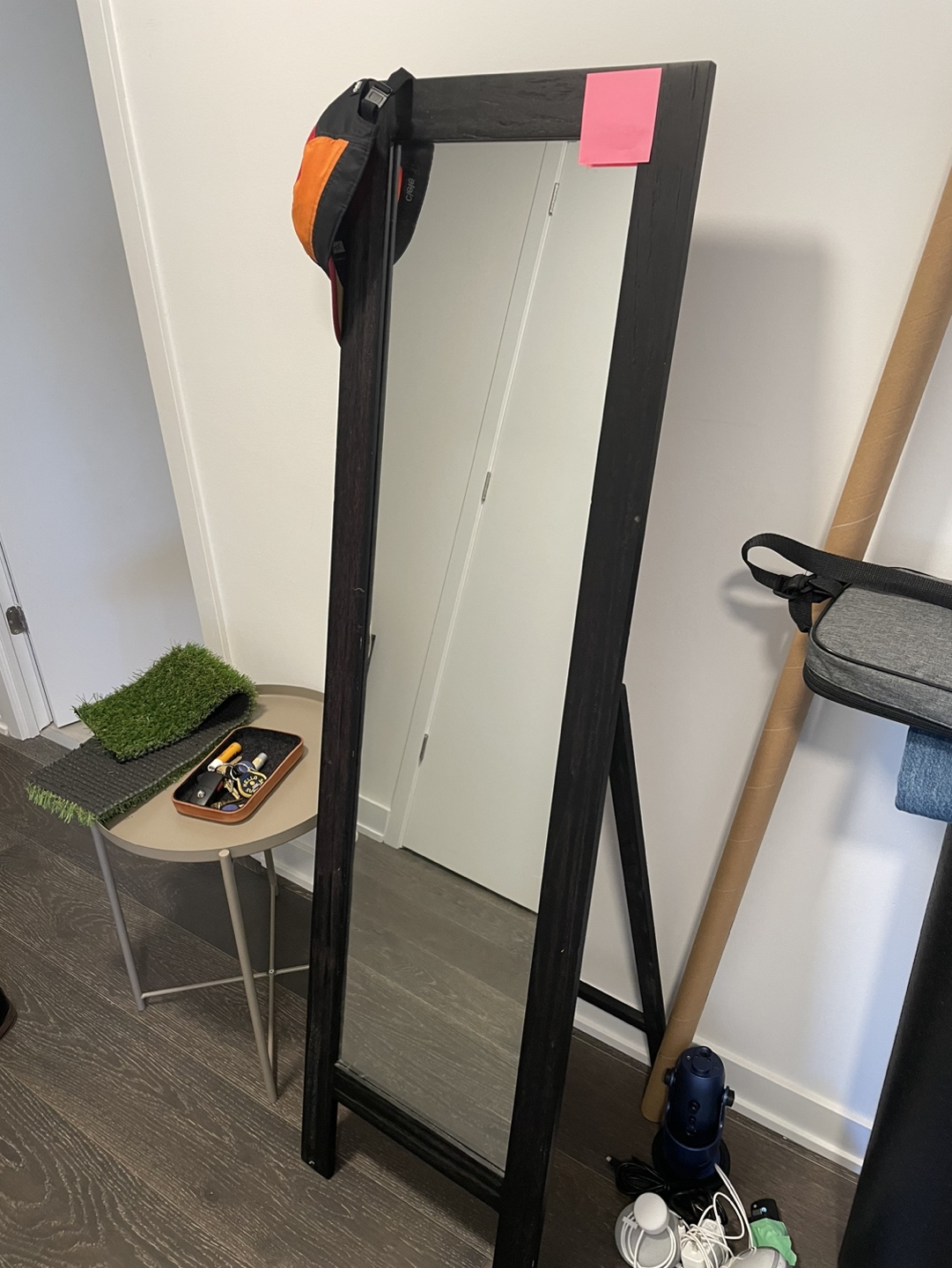 Standing full-length mirror