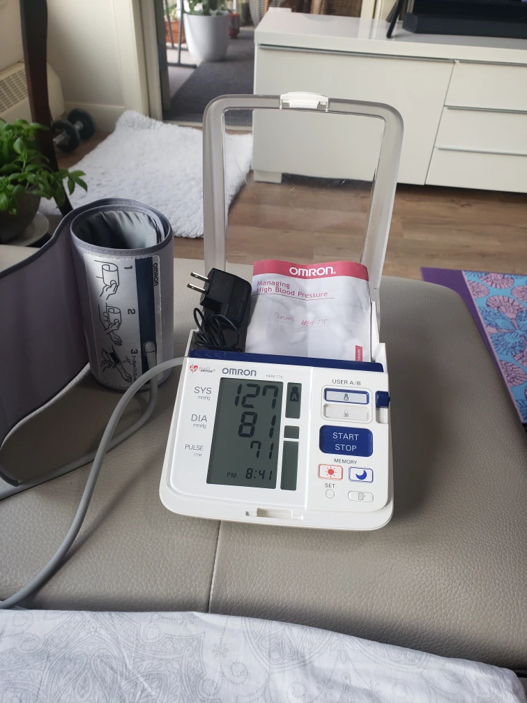 Blood Pressure monitor Omron  thumbnail