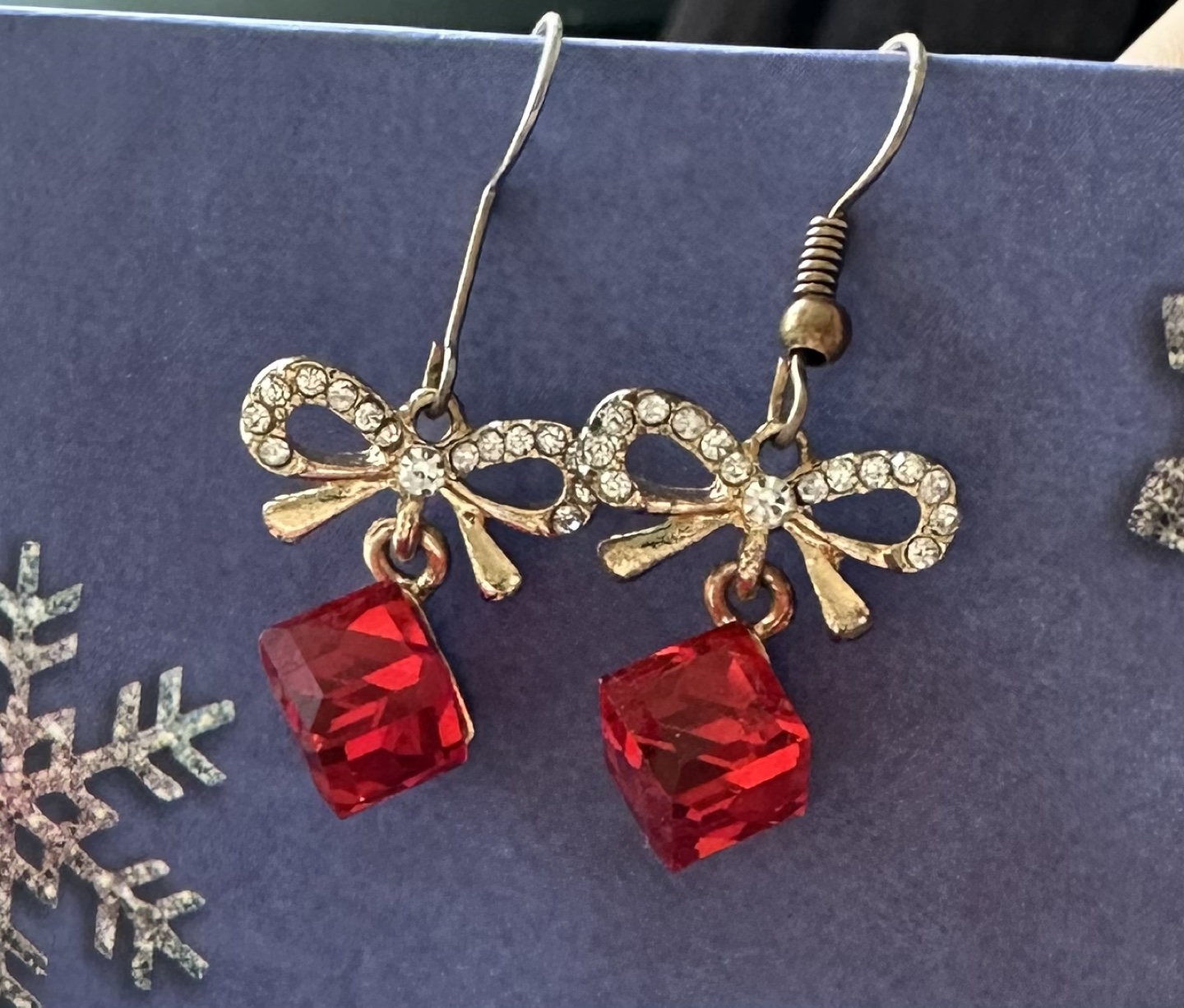 Beautiful red crystal cherry red bijou earrings image indicator(3)