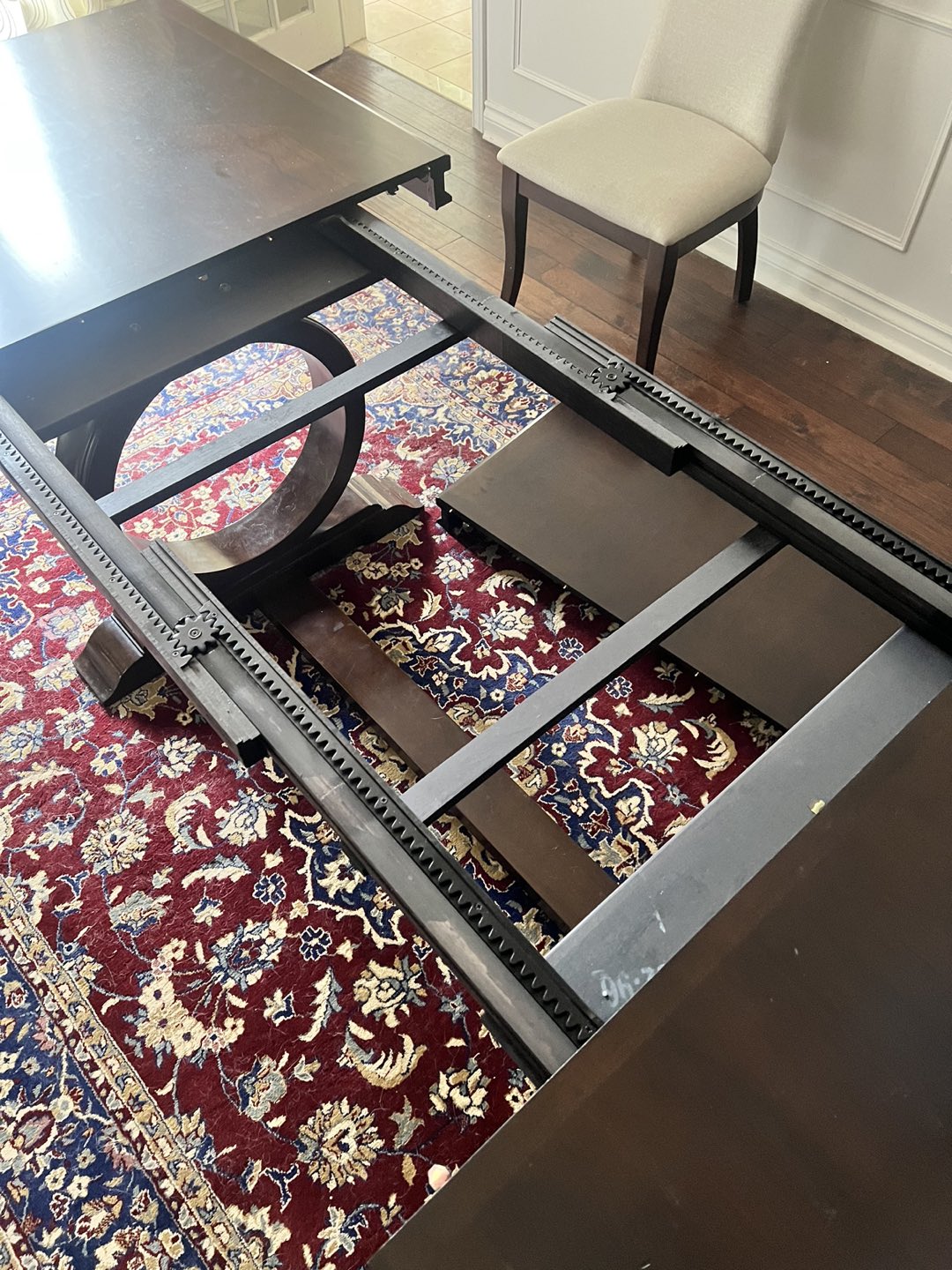 SEPARABLE DINING TABLE & CHAIR image indicator(2)