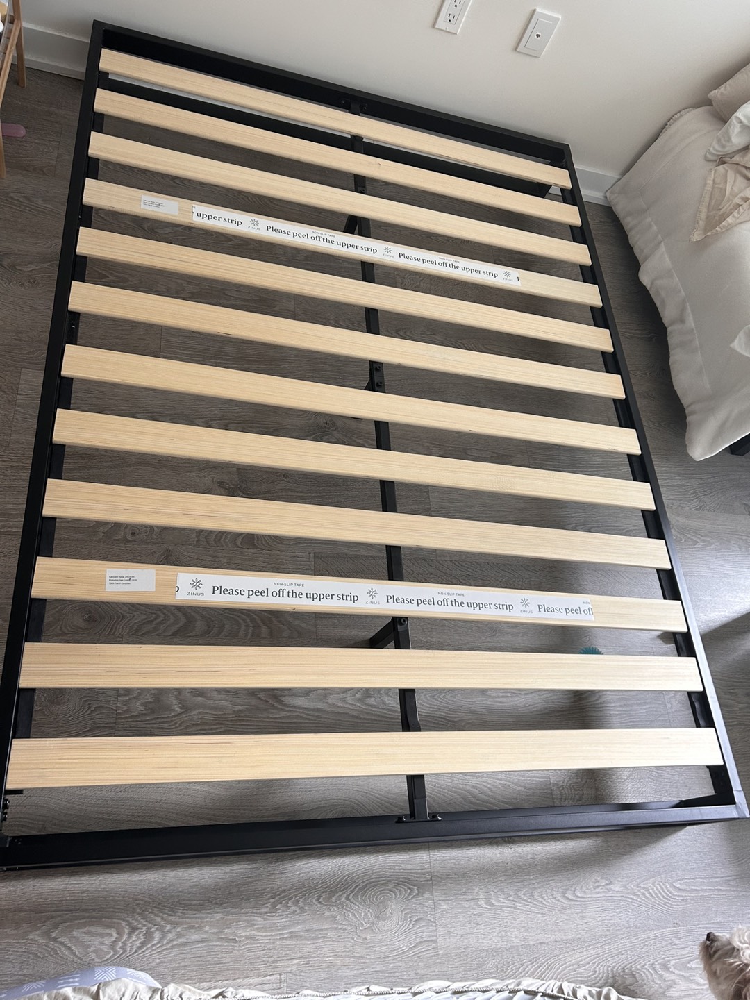 Metal bed frame (double/full)