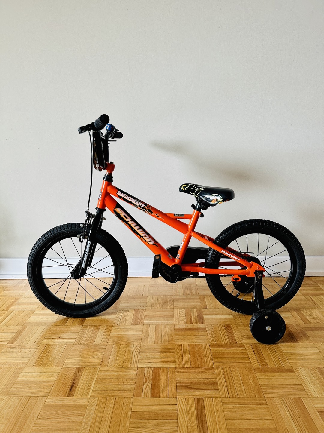Kids bike with training wheel