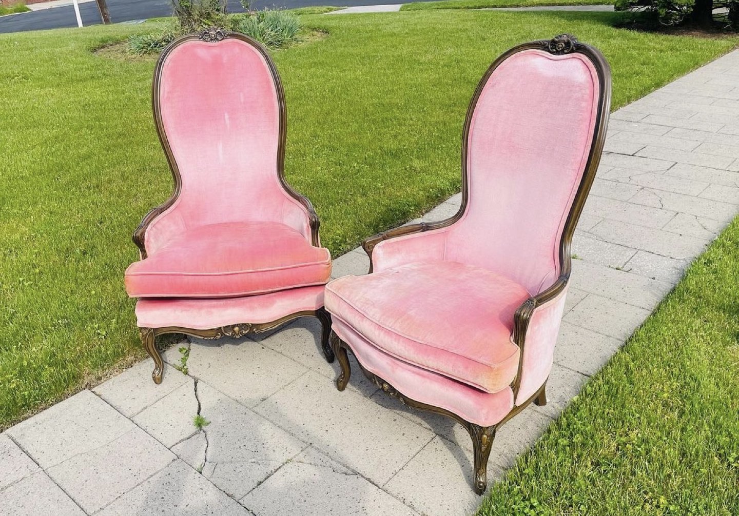 Pair of Vintage High Back Victorian Pink Armchairs - photo 3