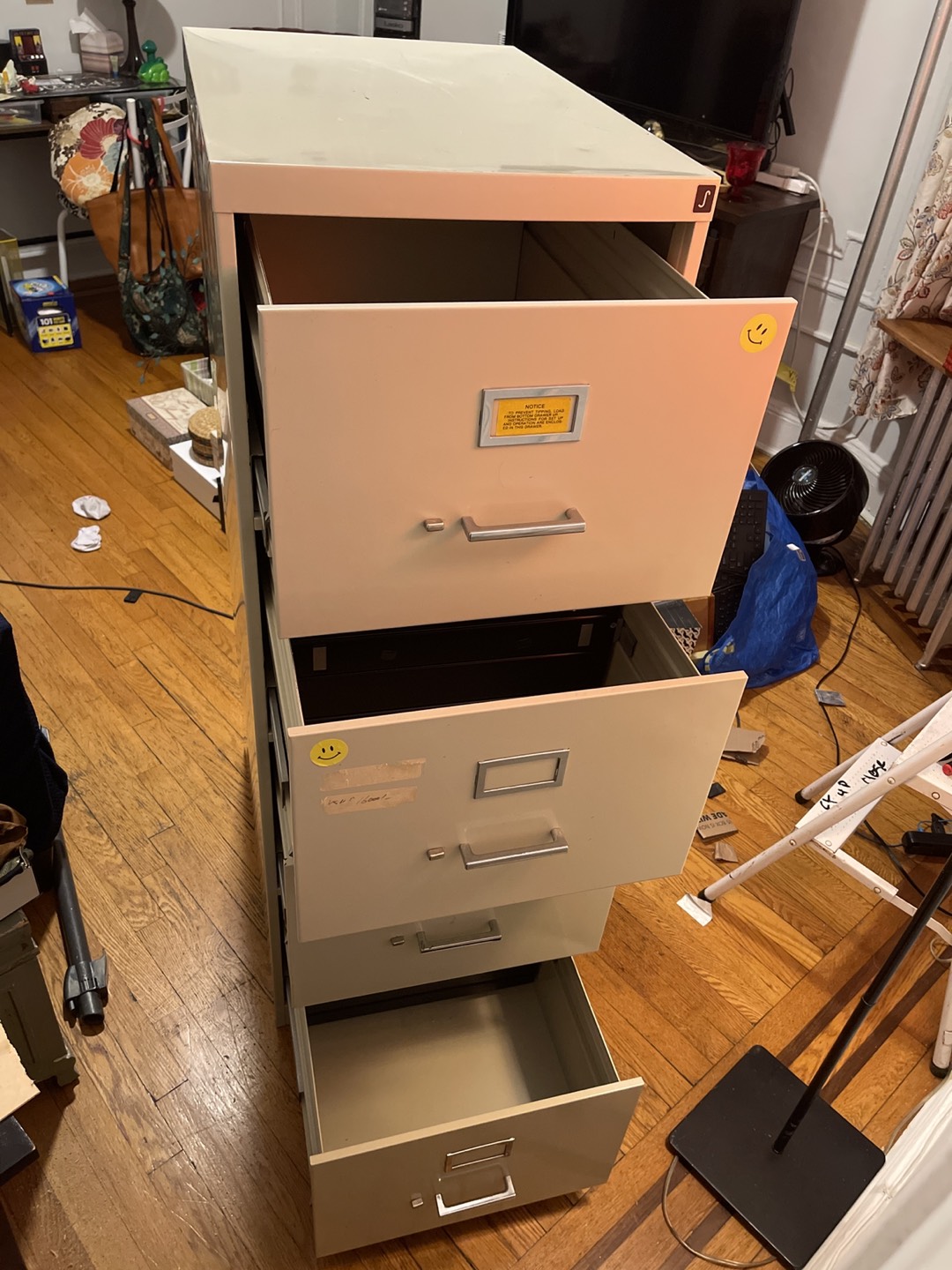Metal file cabinet - photo 4