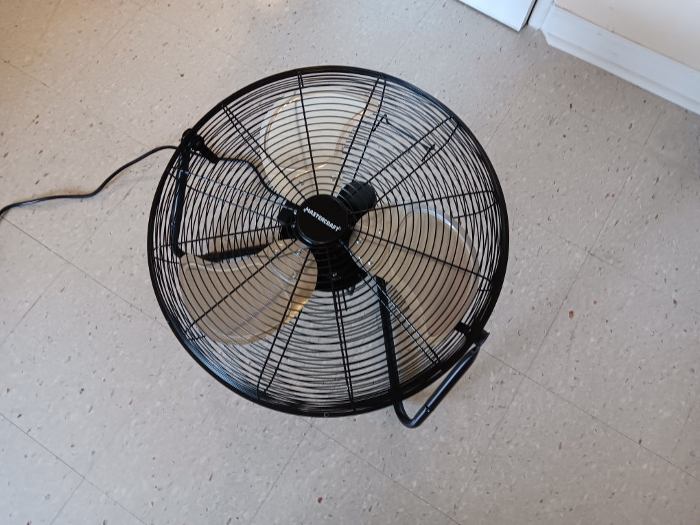 22" diameter Floor Fan (Mastercraft) - 3 Speeds image indicator(2)