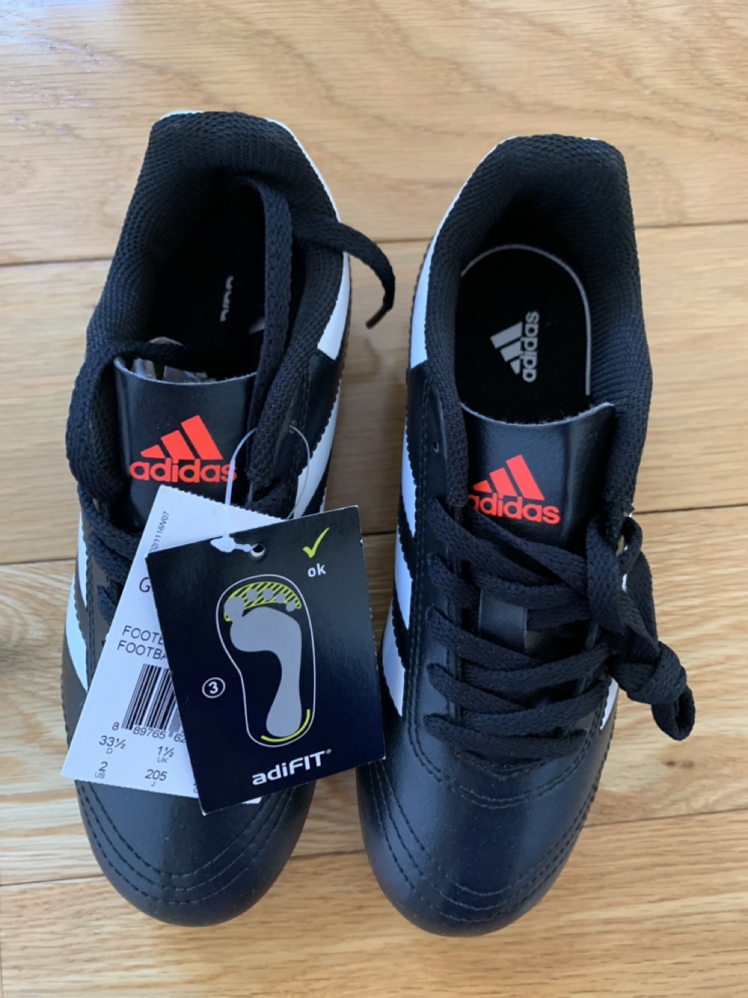 New Adidas soccer shoes image indicator(2)