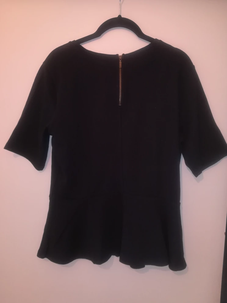 NEW Old Navy Women's peplum black top, size L image indicator(2)