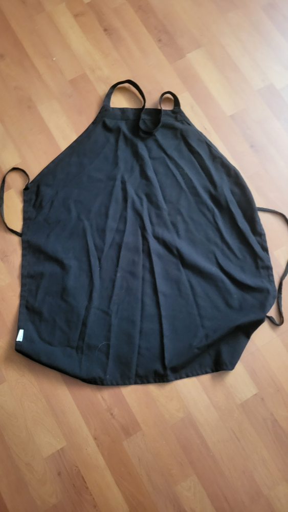 Cloth Bag with 3 black aprons thumbnail