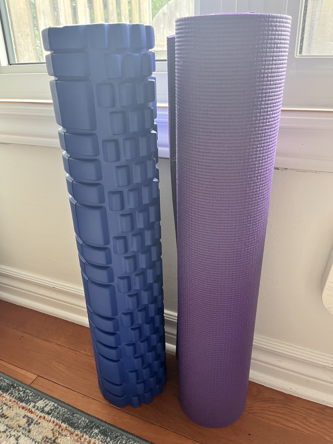 Yoga mat & deep tissue form roller💰 - photo 2