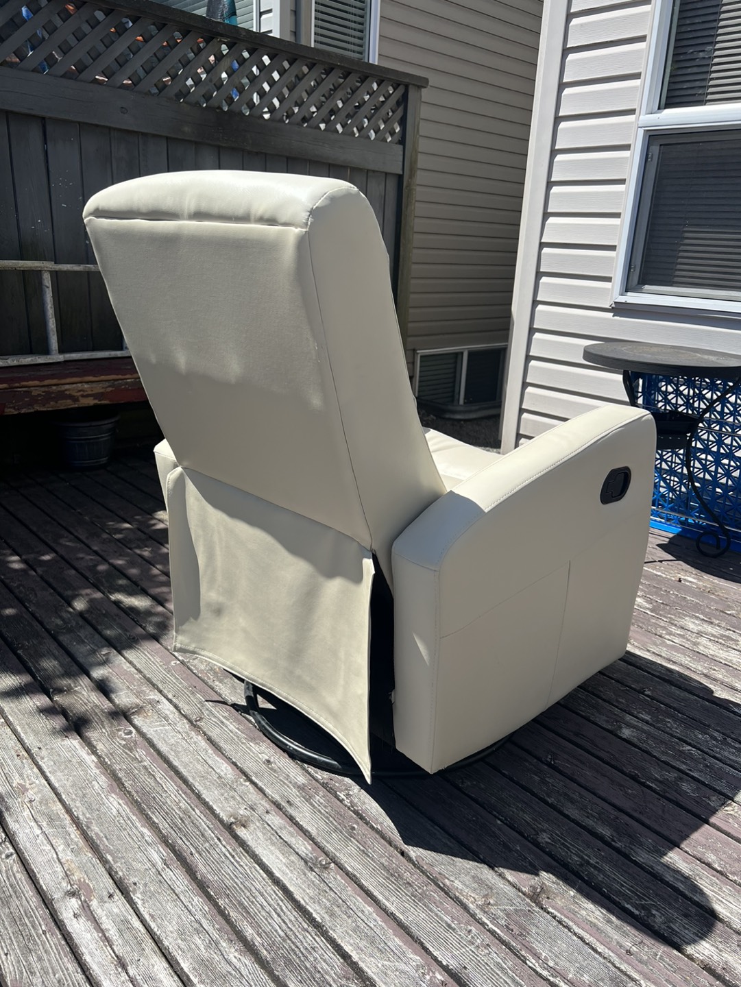 White relax chair - photo 3