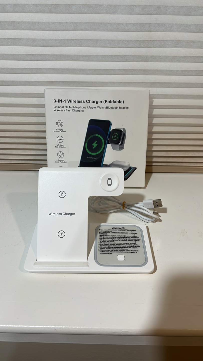 New 3 In 1 Fast Charging Station Folding Wireless Charger Stand thumbnail
