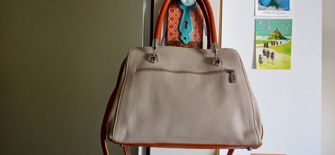 Valentina leather purse image indicator(6)