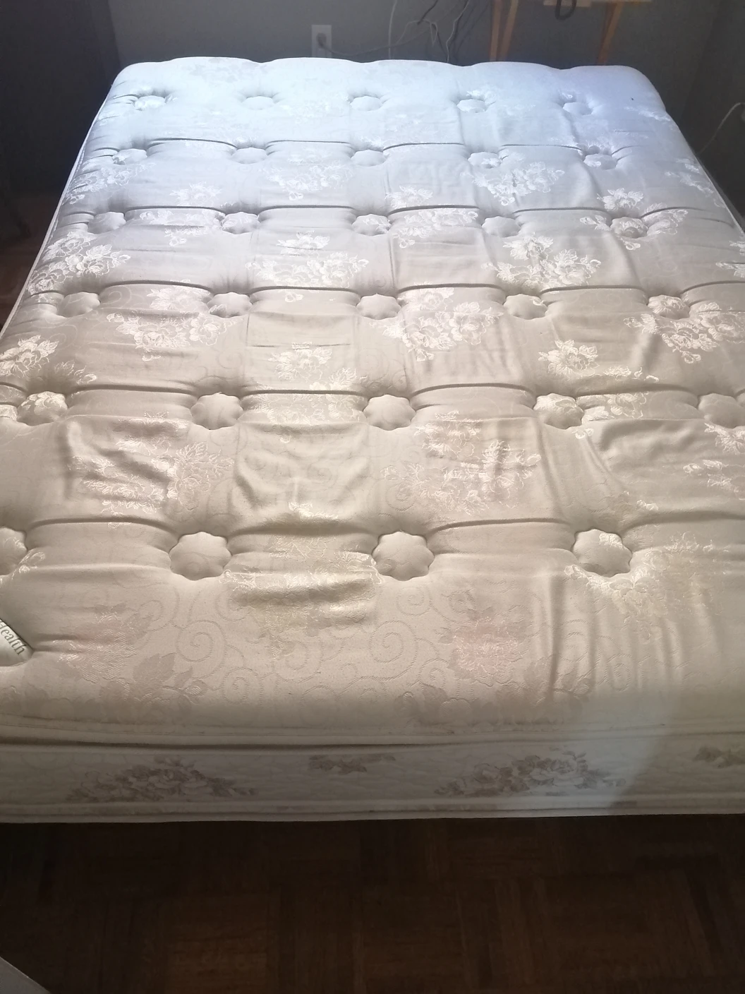 Excellent Posture Form Queen Mattress with box Spring