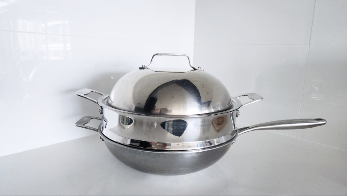 COOKING POT WITH STEAMER thumbnail