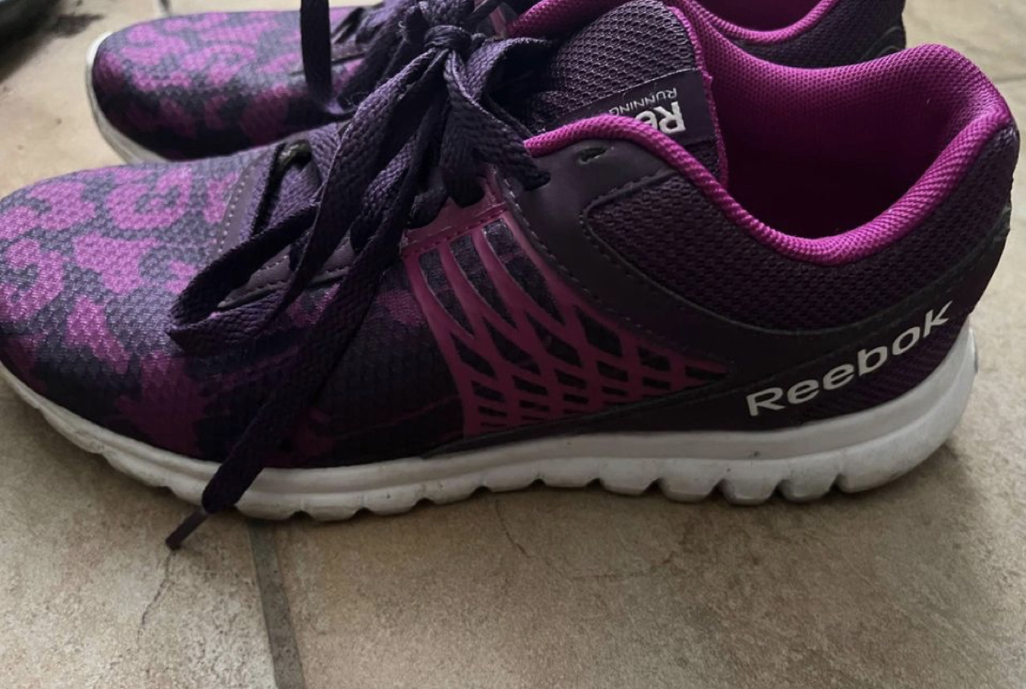 Reebok shoes for women size 7 image indicator(4)