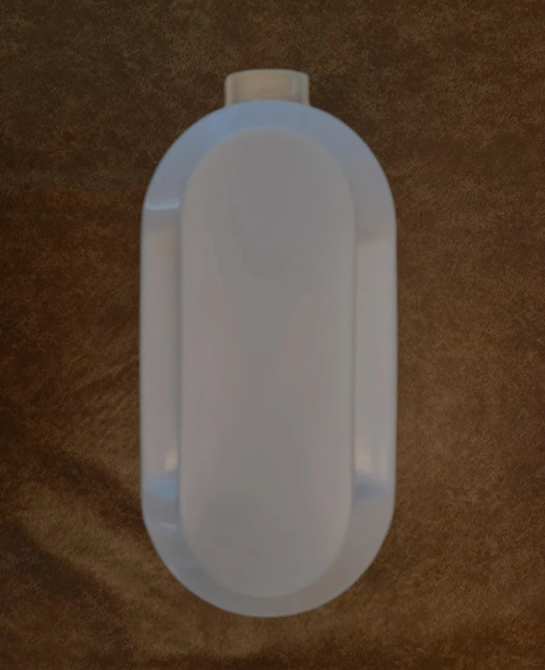 Vintage Rubbermaid Plastic Oval Almond w/white Lid Pitcher Jug image indicator(6)