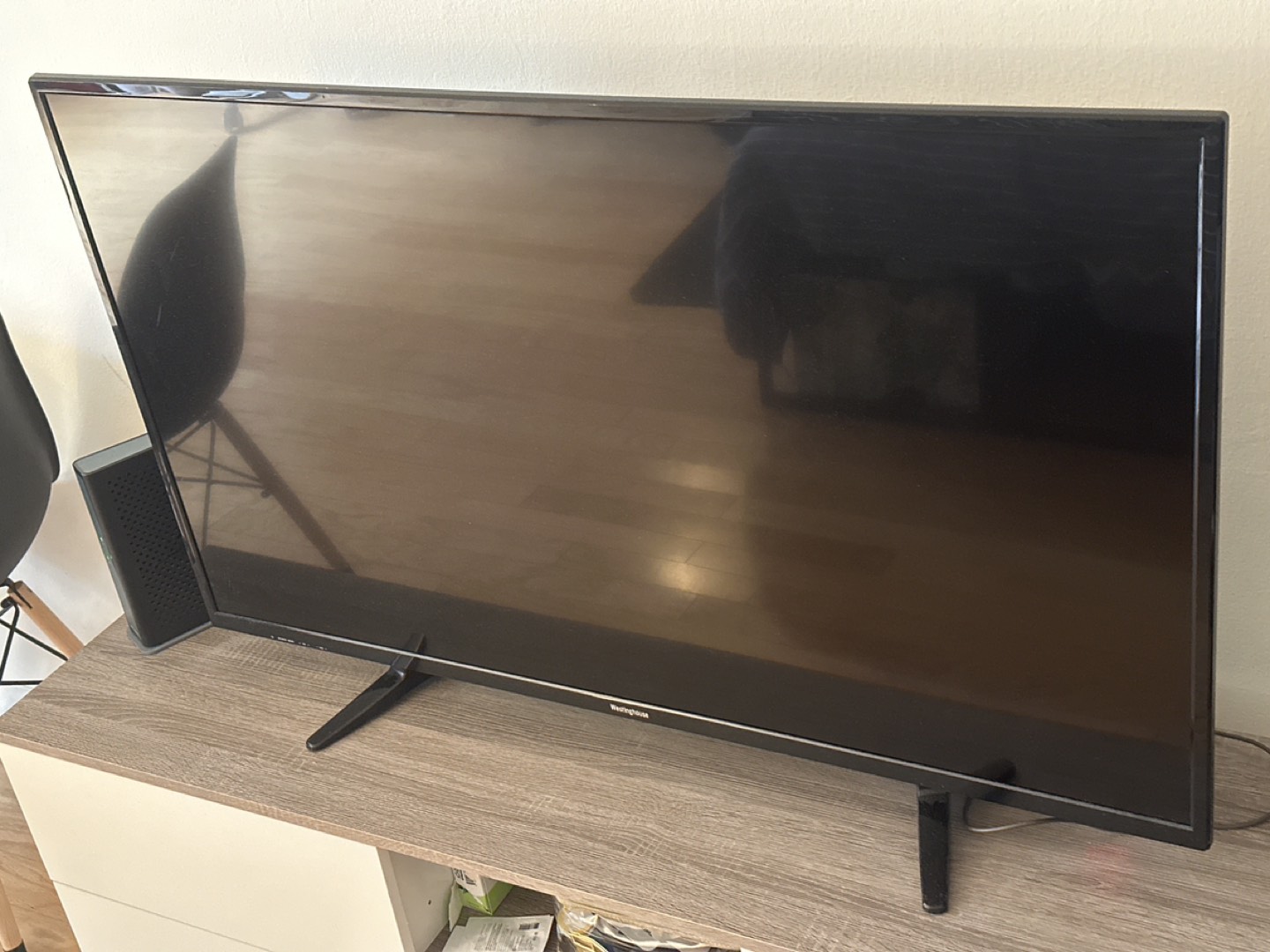 Selling westinghouse 48in LED TV