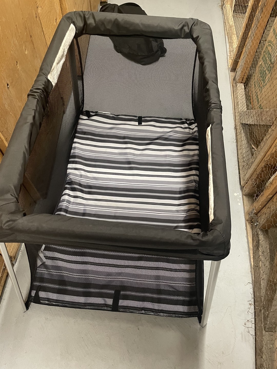 Cosco Easy Go Travel Playard - photo 4