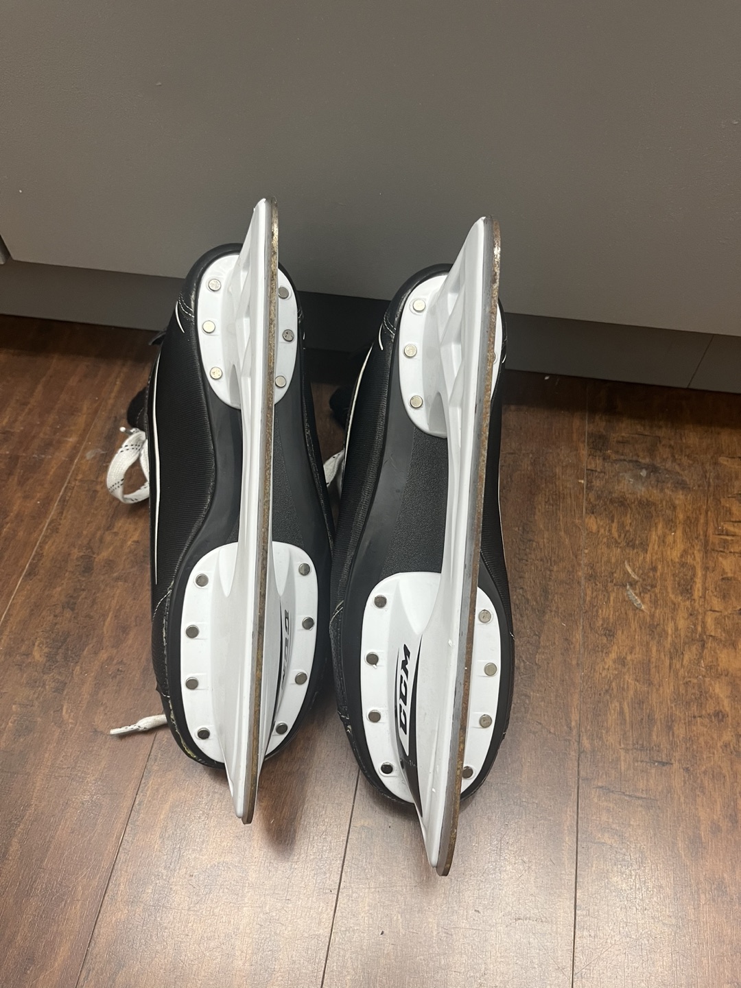 CCM Intruder Size 10 Adult Skates image indicator(8)