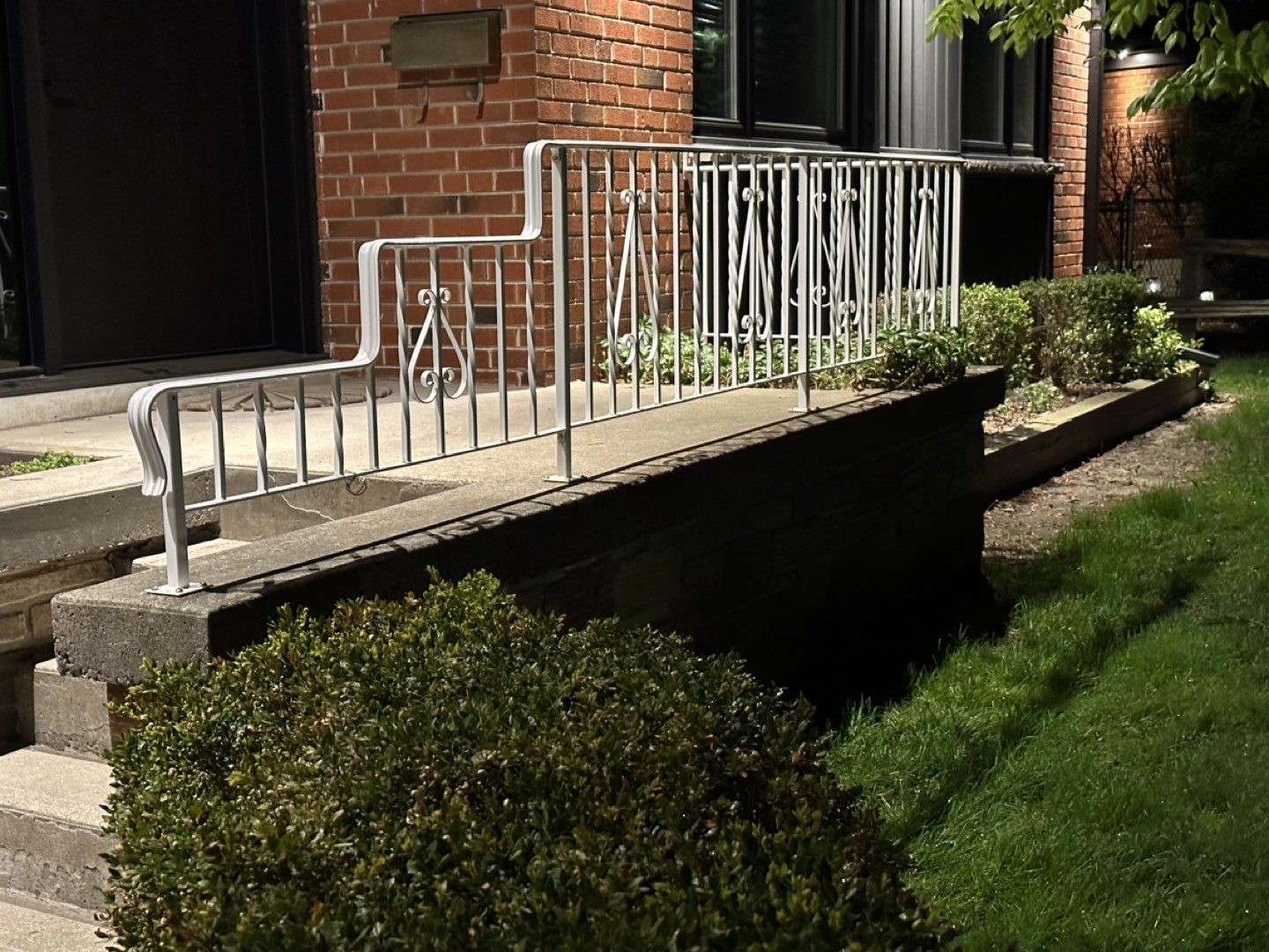 White outdoor railing - photo 2