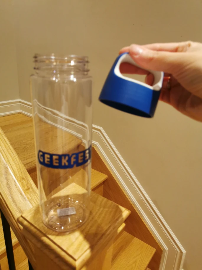 Geekfest Water bottle image indicator(2)