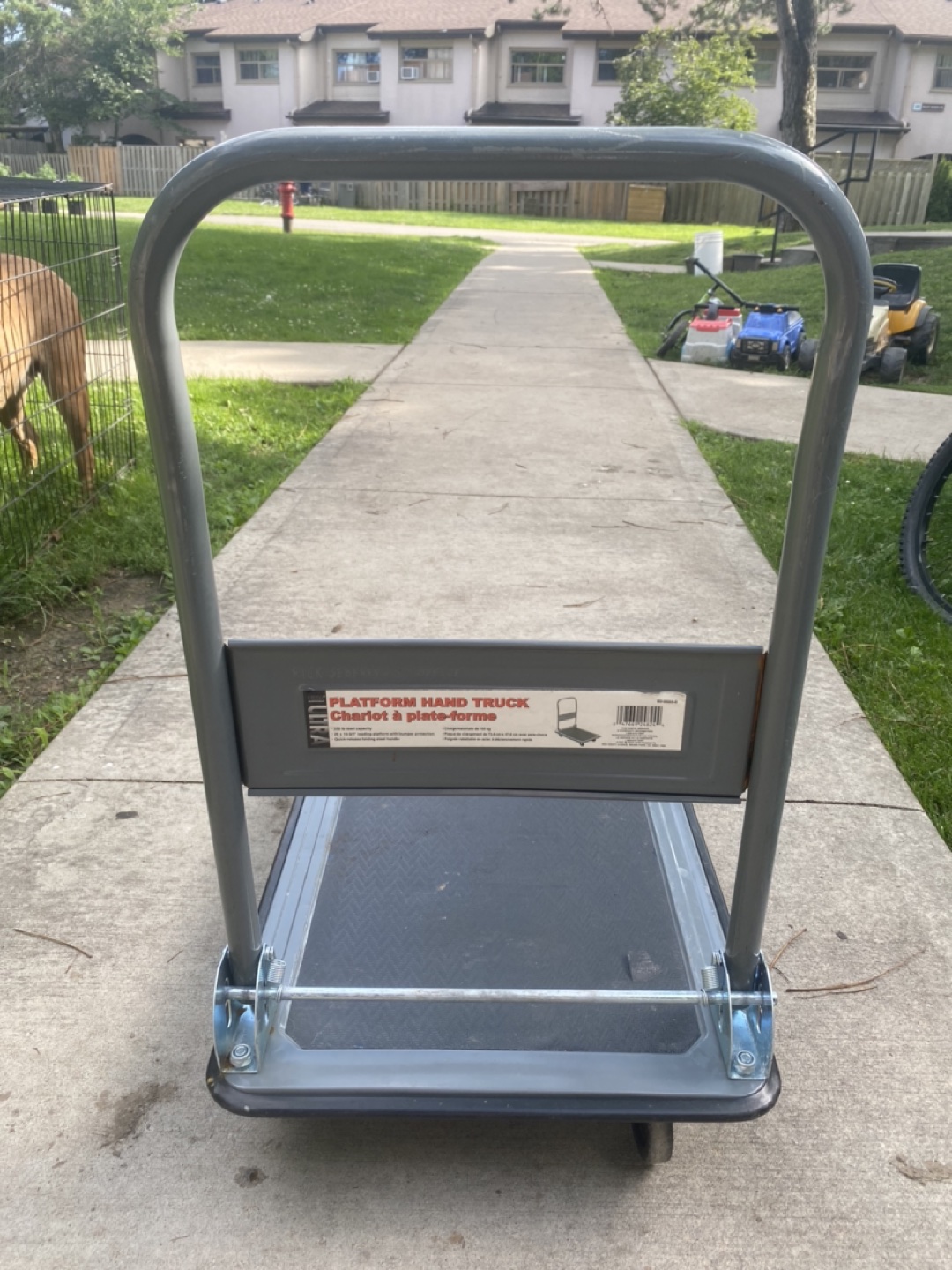 Platform hand truck