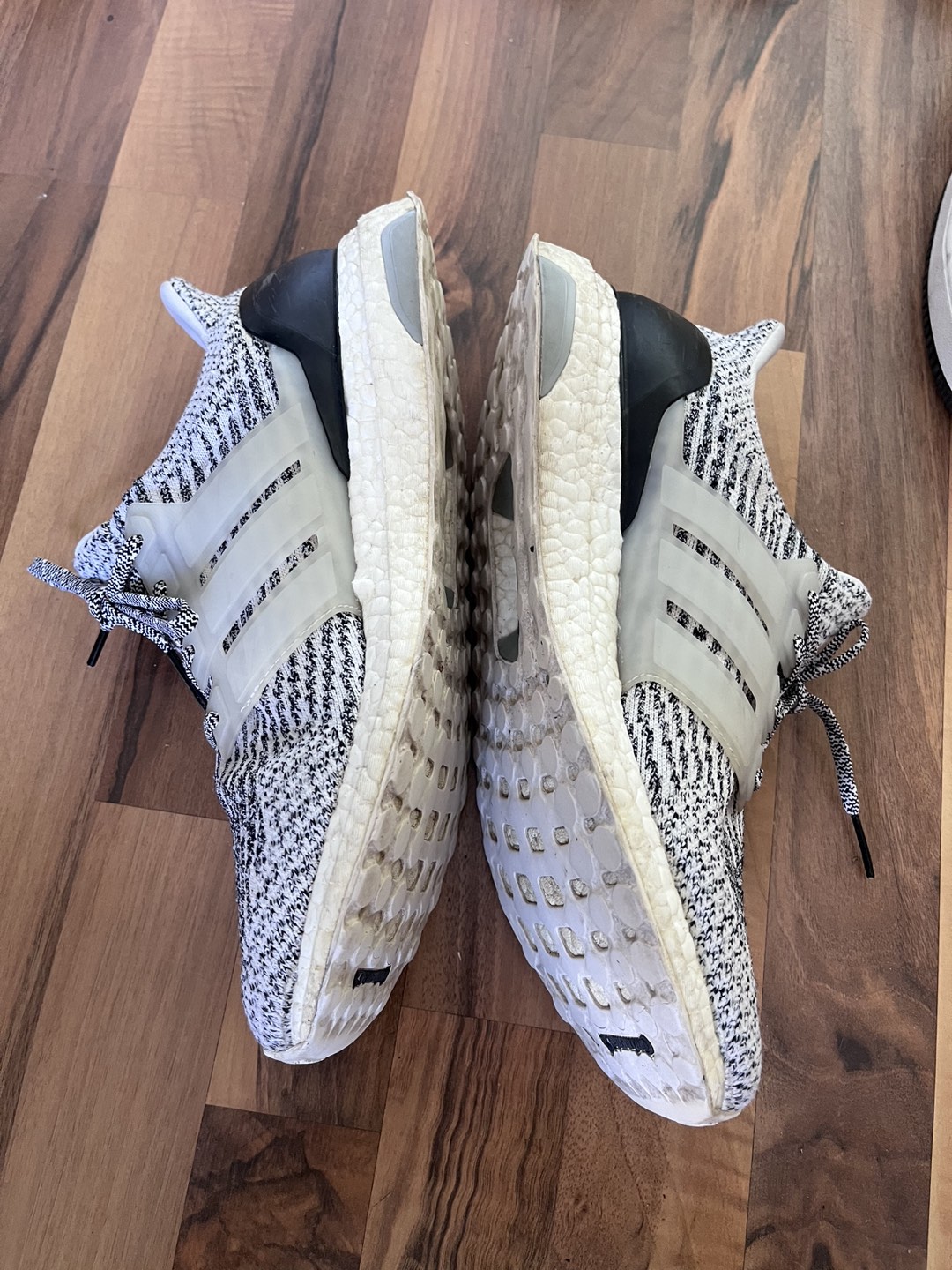 Adidas Ultraboost Oreo Size 10 - photo 2