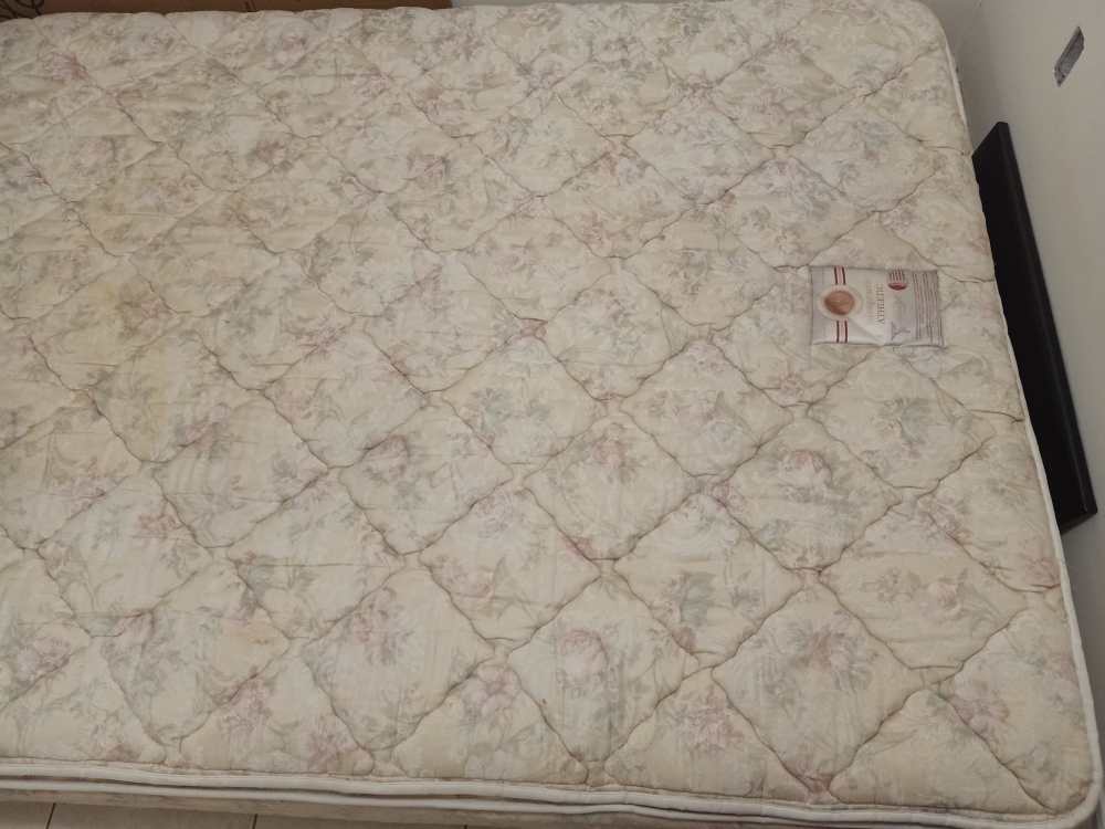 Queen mattress 12" - photo 3