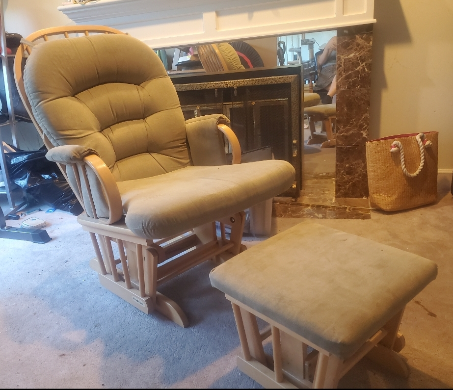 Extremely comfy rocking chair set thumbnail