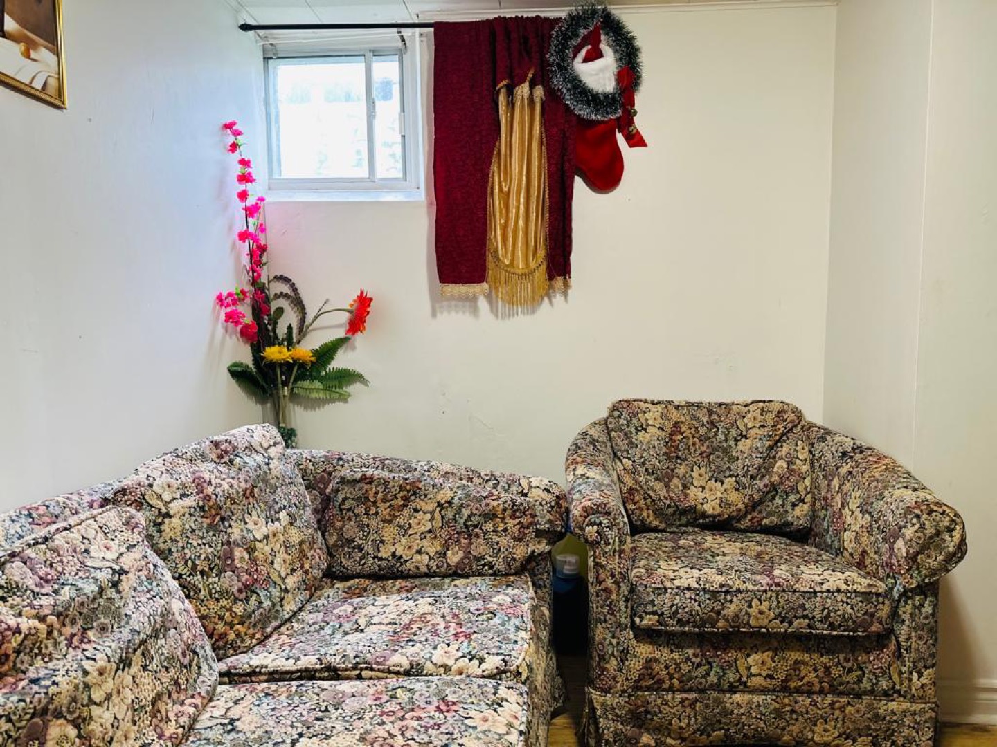 Sofa/Couch - photo 2