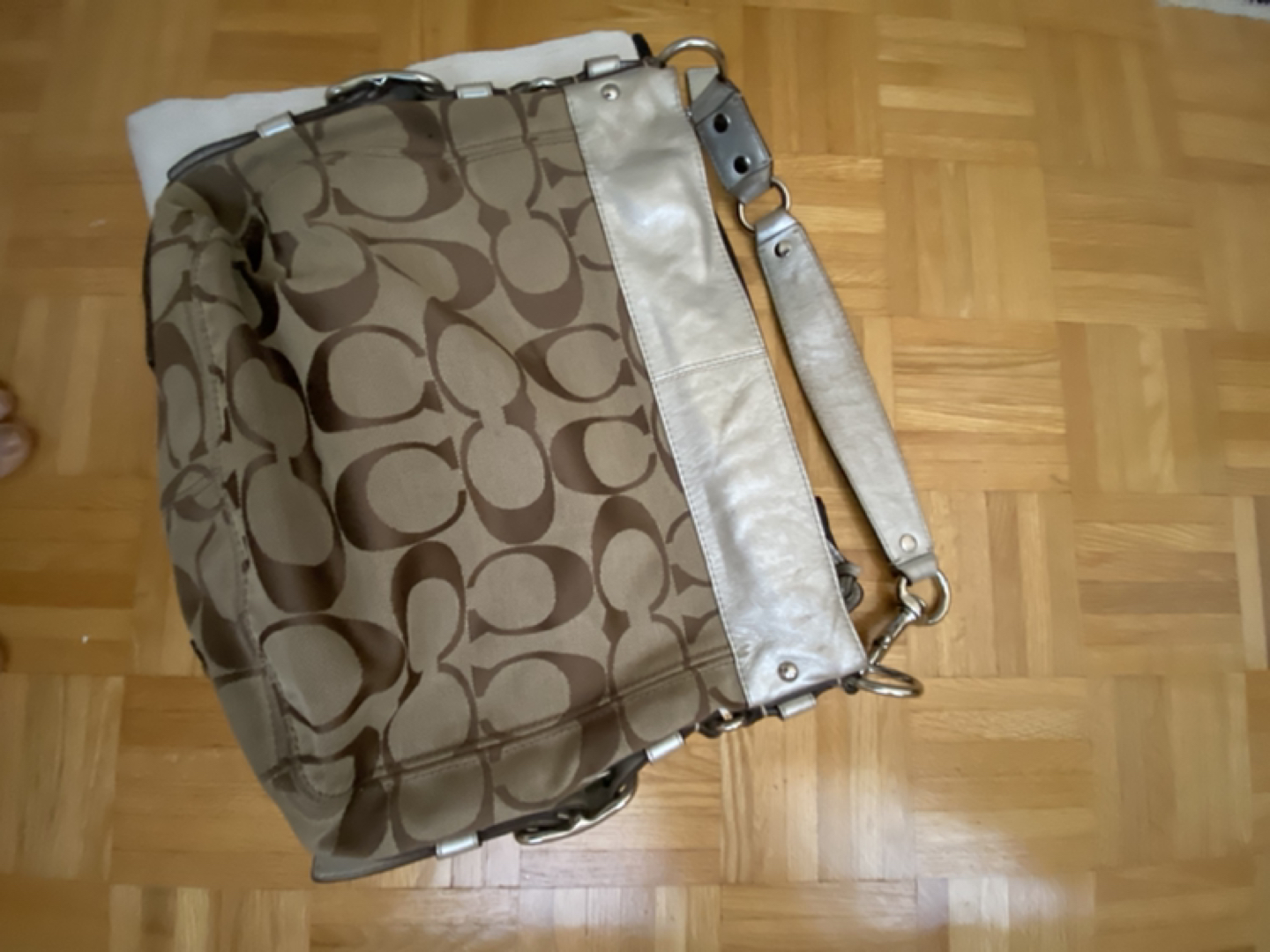 Coach handbag image indicator(3)