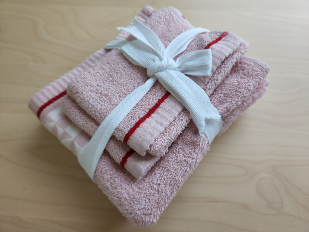 4PC Hand towel set - Pink #freecycle thumbnail