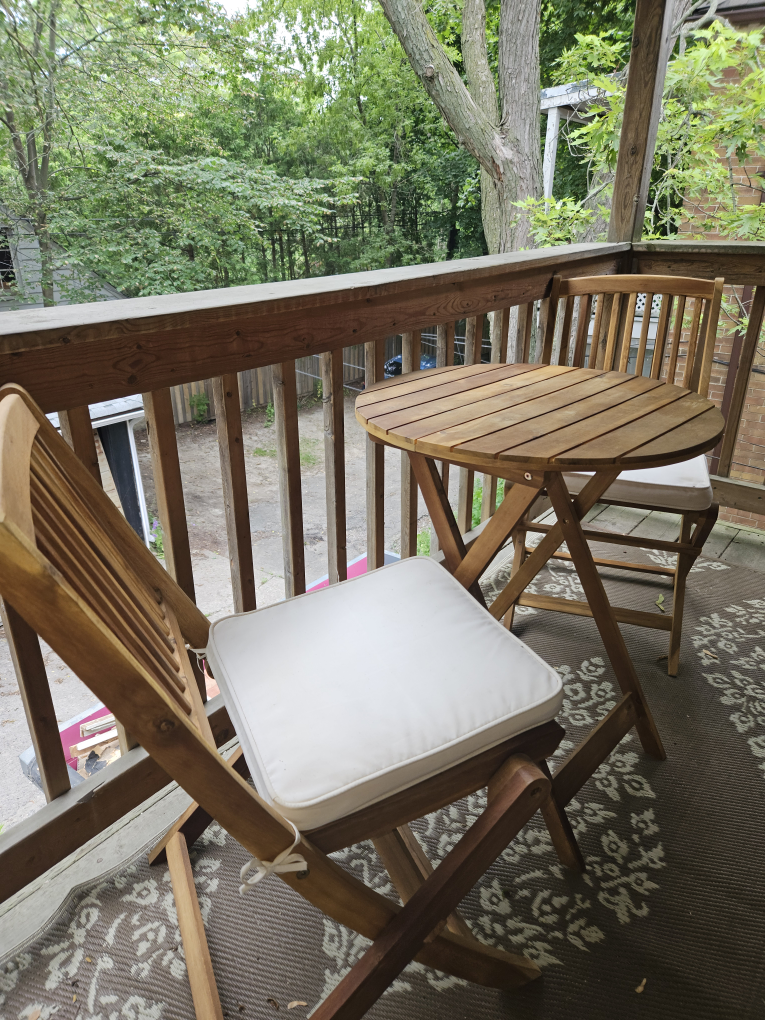 Beautiful Outdoor Dining Set (Solid & Sturdy)