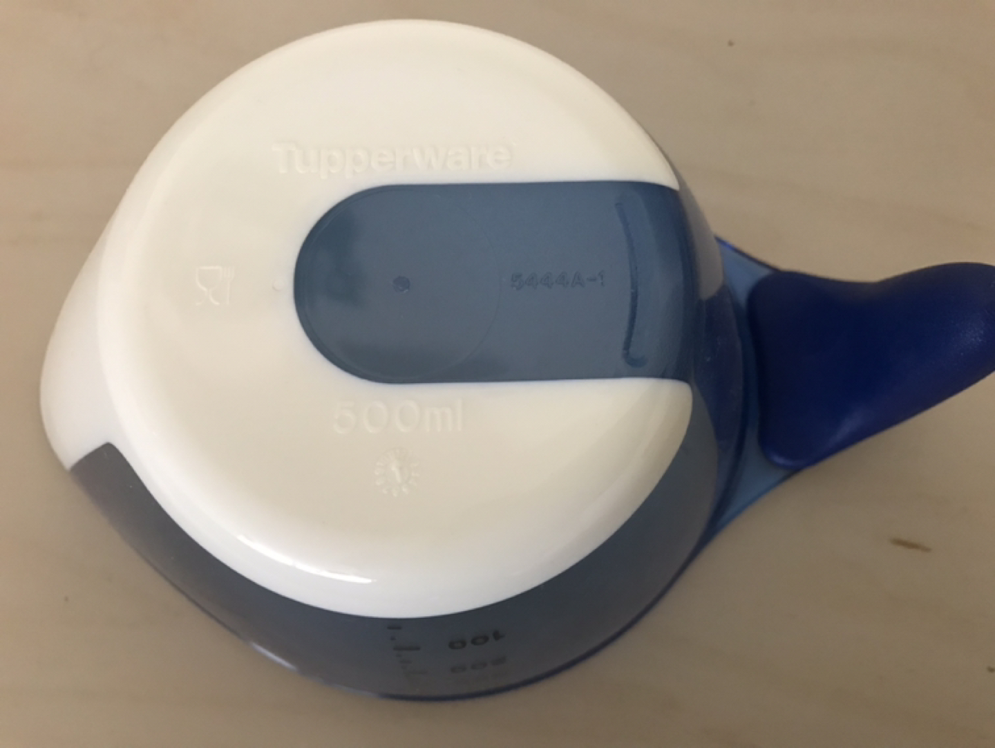 Measuring cup for liquids image indicator(2)